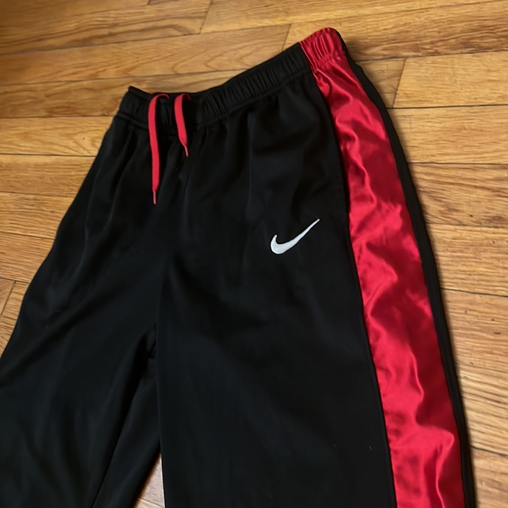 Black/Red Nike Boys Athletic Track Pants (L)